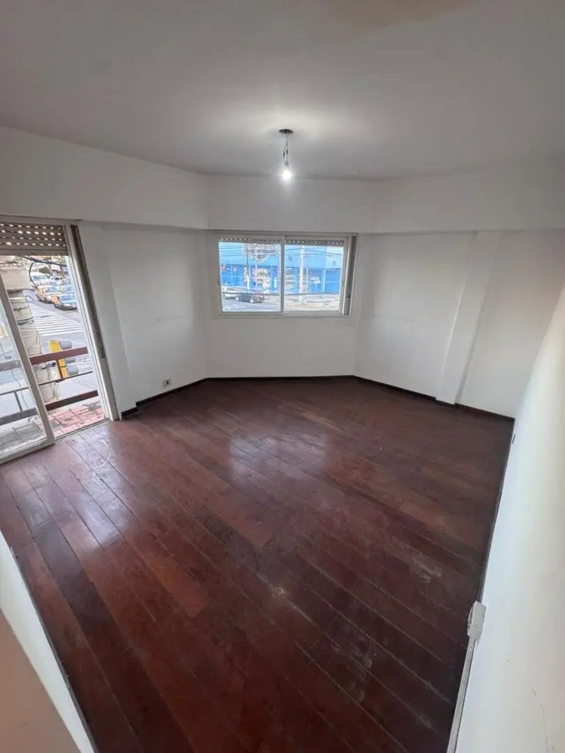 DEPARTAMENTO 3 AMB CON BALCON 5
