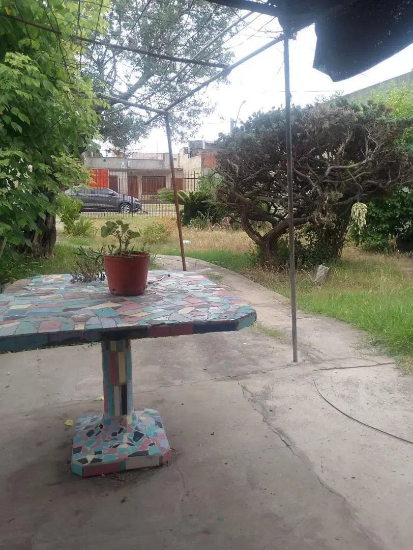 Casa 3 amb, amplio parque.Lote 10x30mts. CENTRO V.TESEI 5