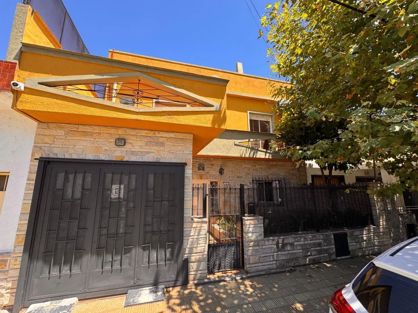 Casa en Venta – 4 Ambientes con Amplios Espacios y Terraza 3