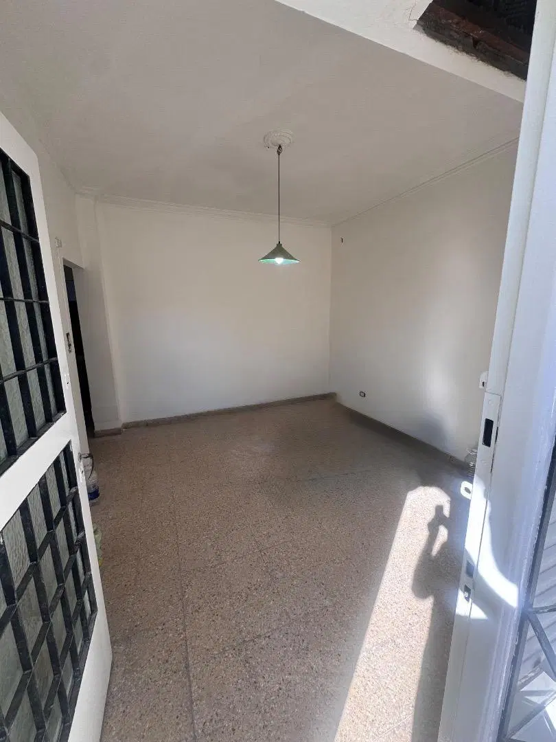 Casa en Alquiler en Ituzaingó – Amplios Espacios y Cochera 8