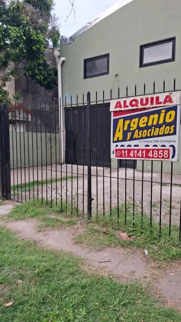 Excelente galpón en inmejorable zona de Hurlingham 1