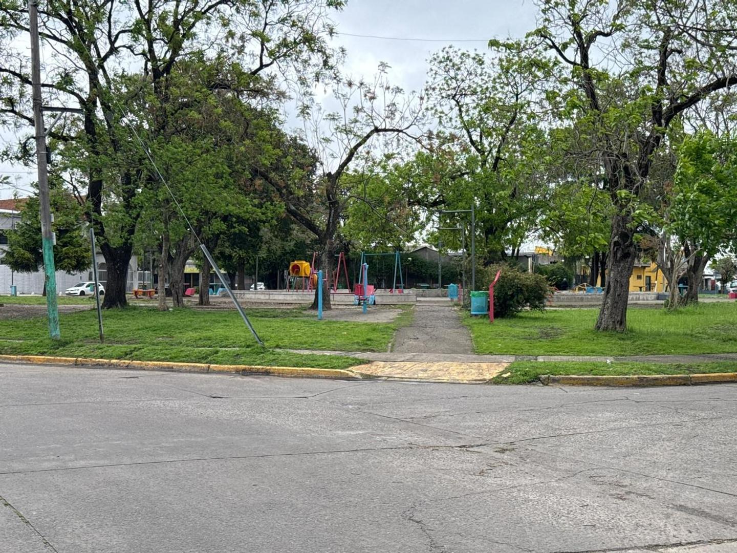 Foto de CASA EN VENTA – VILLA TESEI, HURLINGHAM - Plaza San Martin, imagen 2