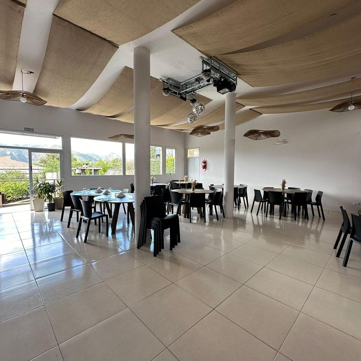 Vendo Hotel de Categoria en San Antonio de Arredondo 3