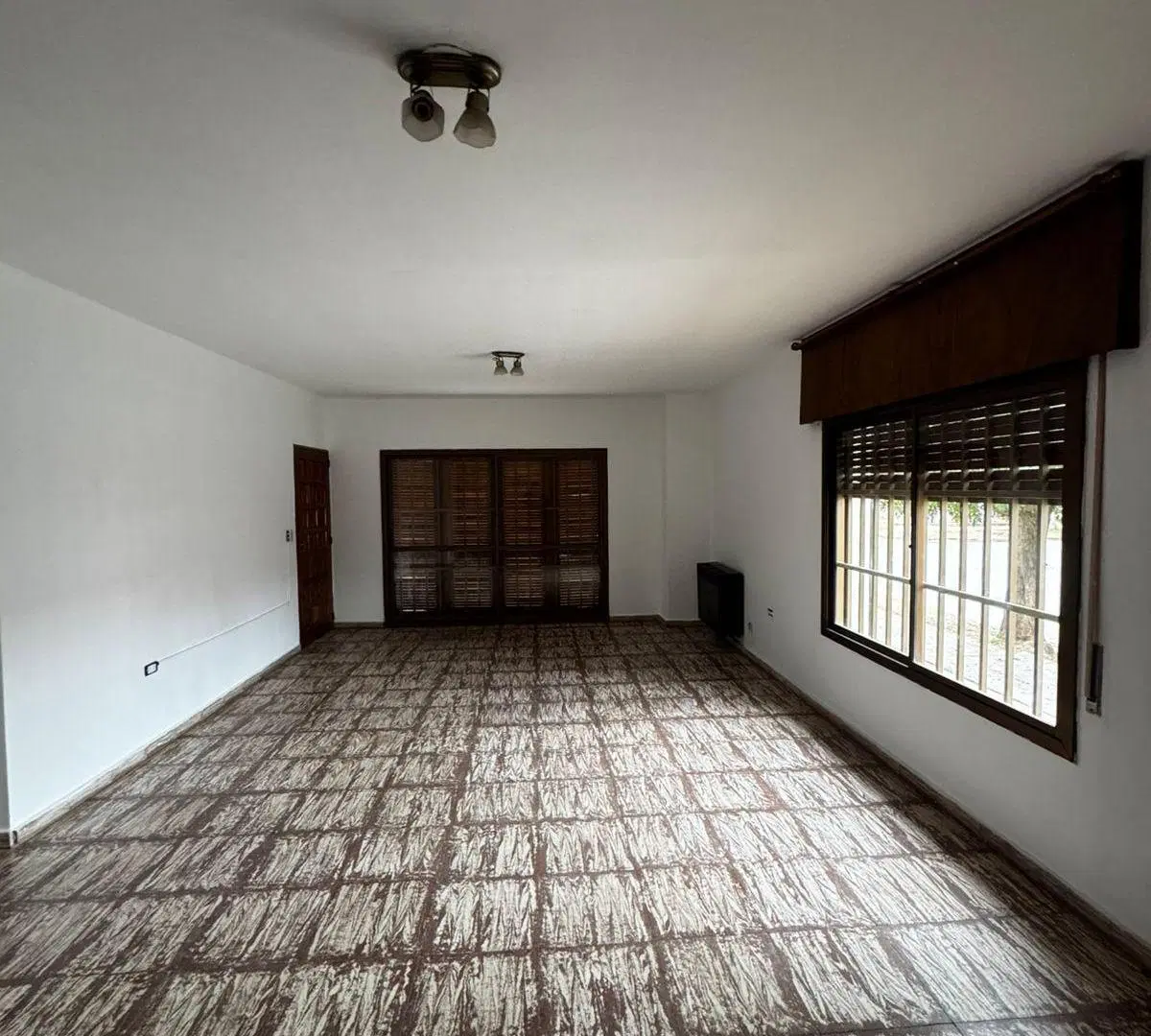 VENDO CASA DE 3 DORM EN BARRIO MARQUEZ DE SOBREMONTE APTA CREDITO 2
