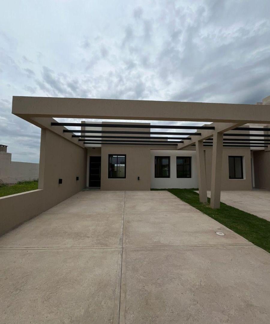 VENDO DUPLEX DE 2 DORM EN DOCTA PARQUE con pileta POSESION INMEDIATA