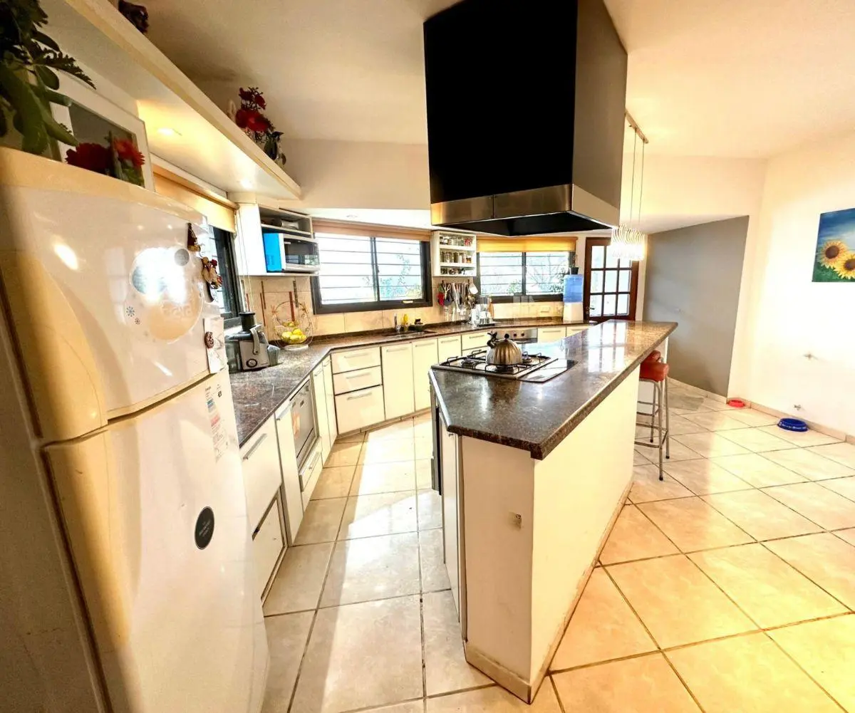 VENDO CASA DE 4 DORM CON PILETA EN VILLA BELGRANO IMPECABLE 8
