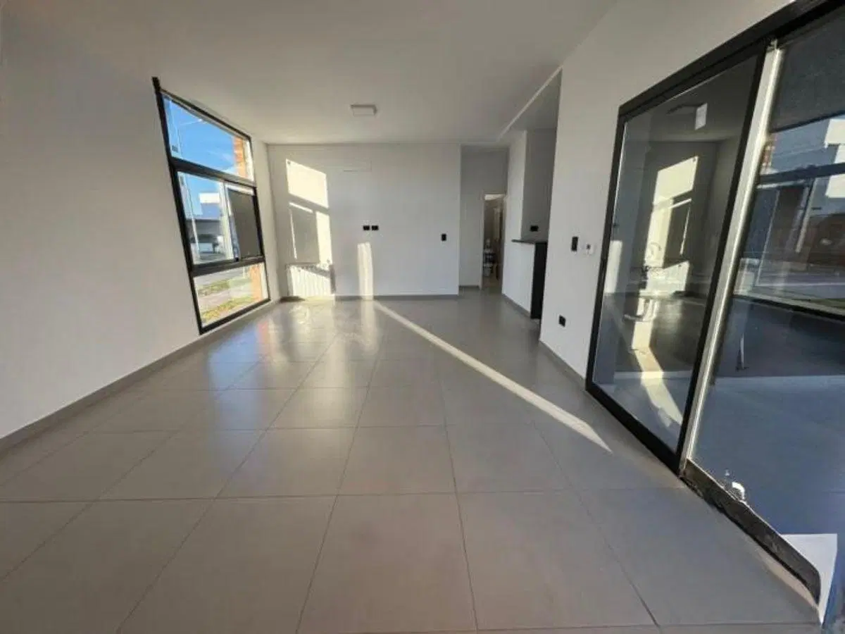 VENDO DUPLEX DE 2 DORM EN COLINAS DE MANANTIALES TODO PLANTA BAJA 3