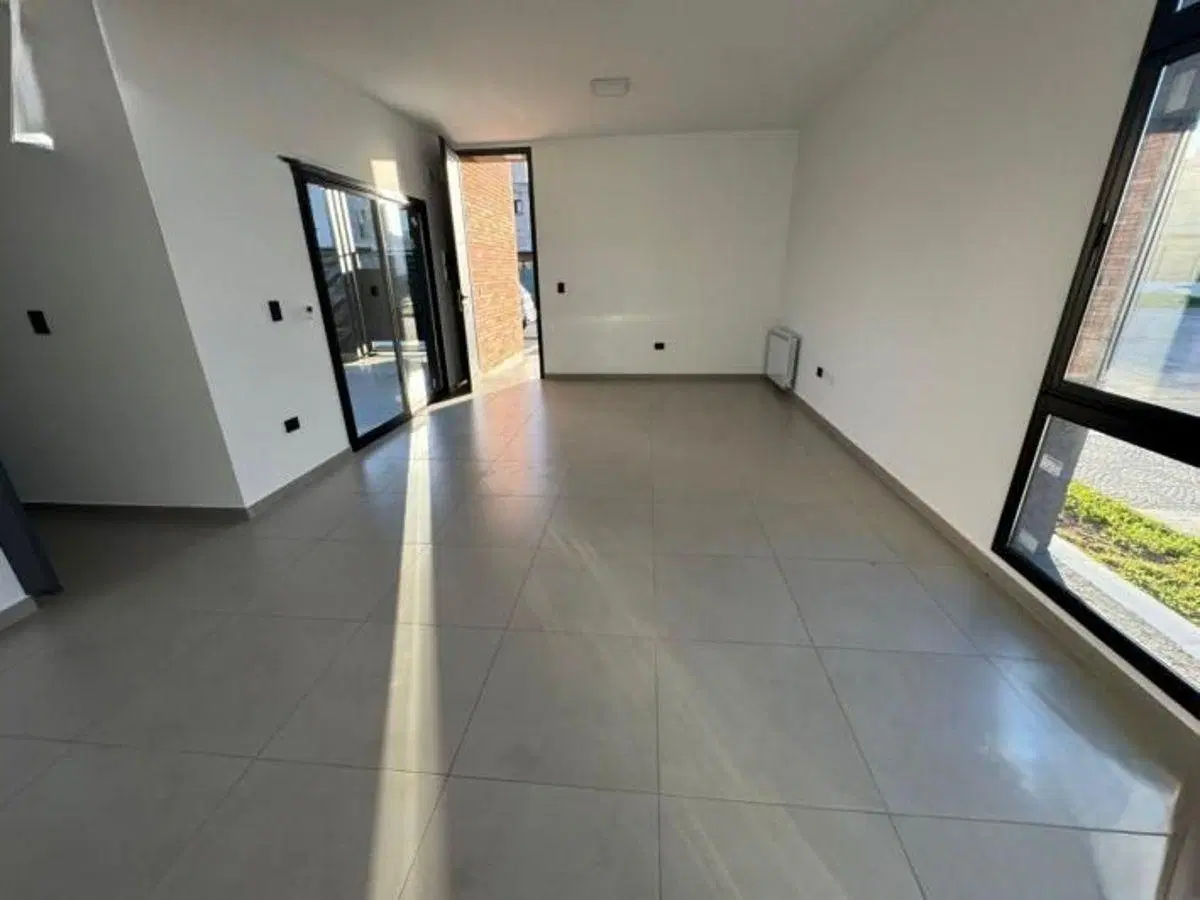 VENDO DUPLEX DE 2 DORM EN COLINAS DE MANANTIALES TODO PLANTA BAJA 1
