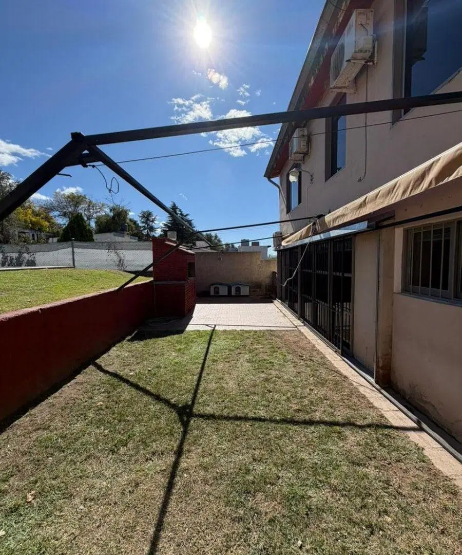 VENDO CASA DE 3 DORM CON PILETA EN VILLA CARLOS PAZ APTA CREDITO 5