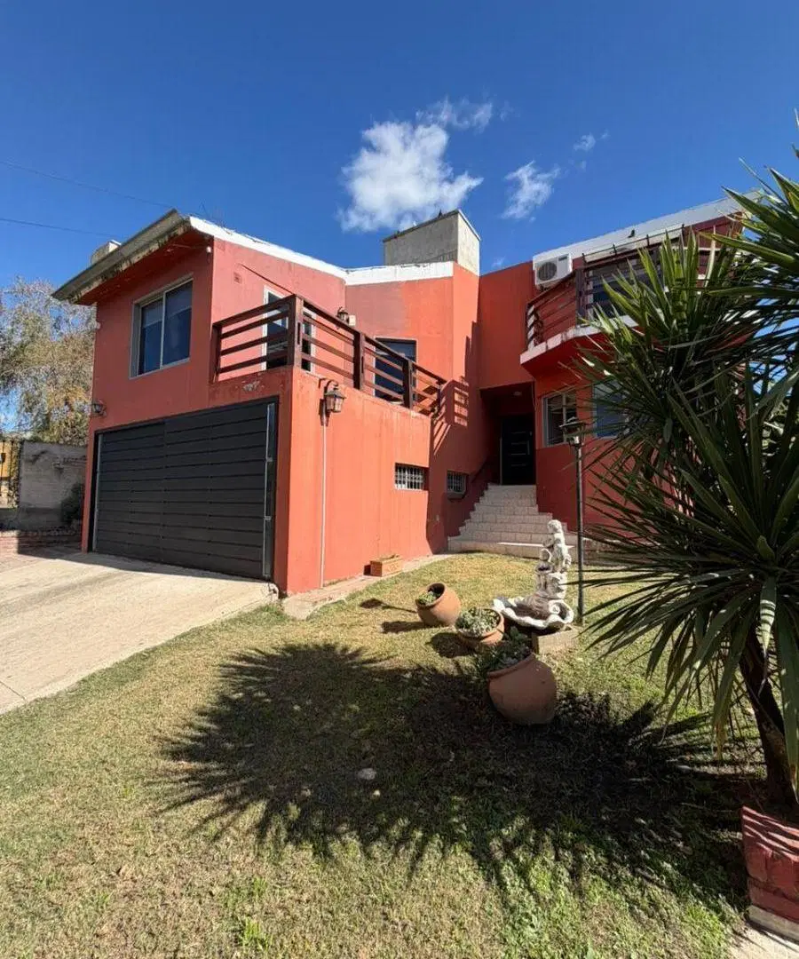 VENDO CASA DE 3 DORM CON PILETA EN VILLA CARLOS PAZ APTA CREDITO 4