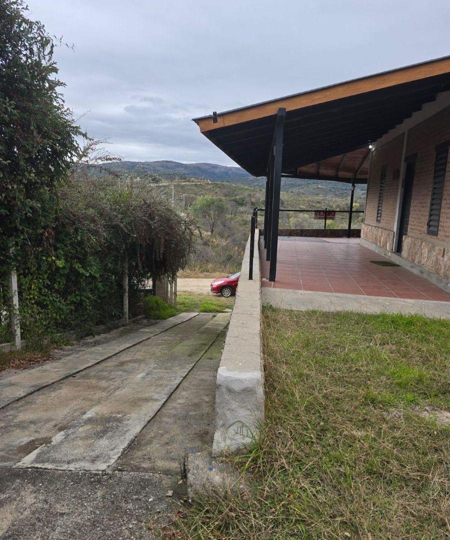 Foto de VENDO CASA CON PILETA EN PIEDRAS NEGRAS TALA HUASI, imagen 2