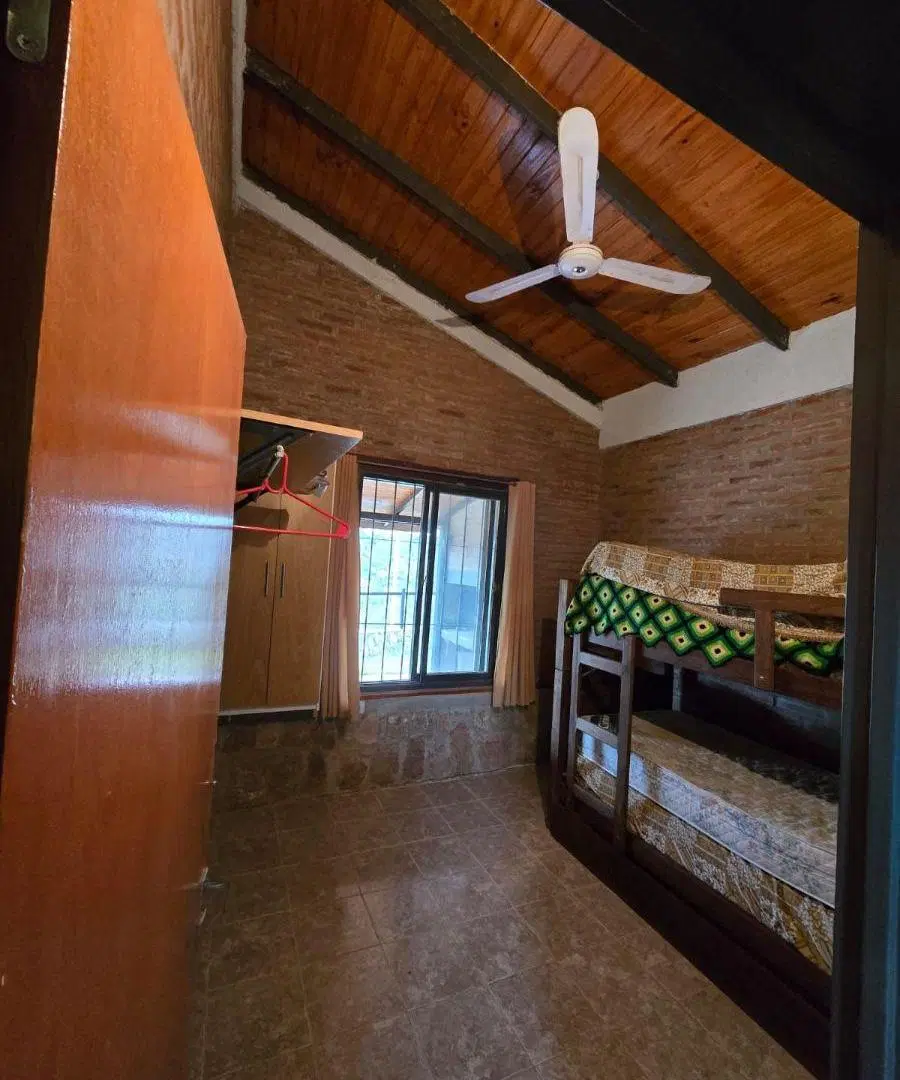 VENDO CASA CON PILETA EN PIEDRAS NEGRAS TALA HUASI 8