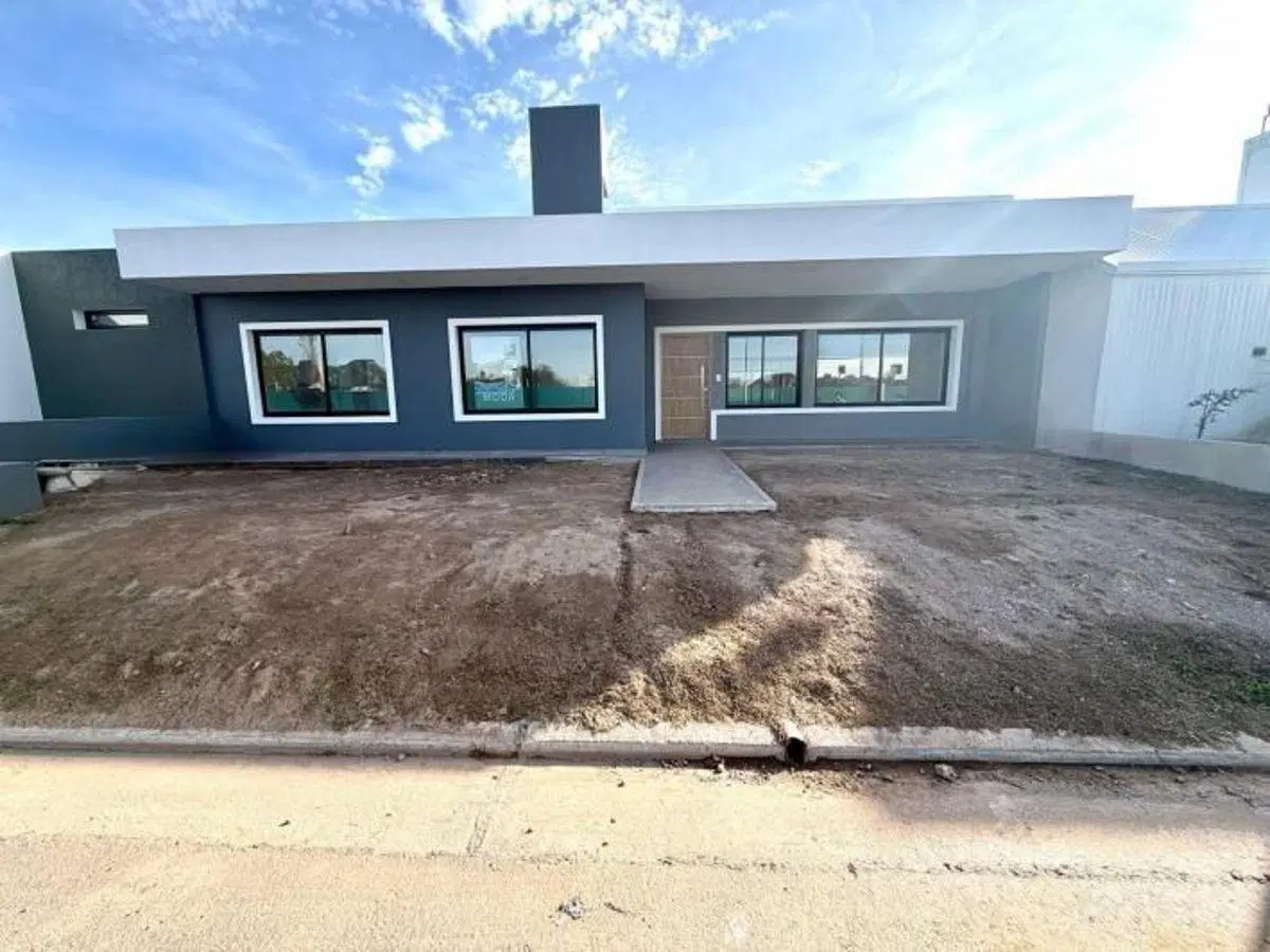 VENDO CASA DE 3 DORM A ESTRENAR EN RINCONES DE MANANTIALES 2