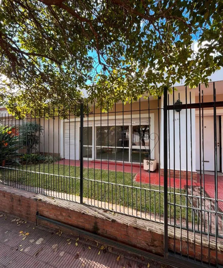 VENDO CASA DE 3 DORM EN BARRIO MAIPU OPORTUNIDAD 2