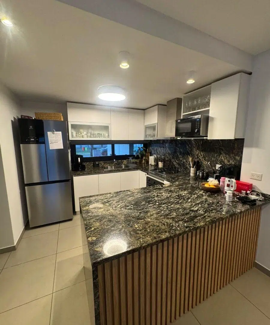 VENDO DUPLEX DE 3 DORM EN GREENVILLE 2 CATEGORIA 8