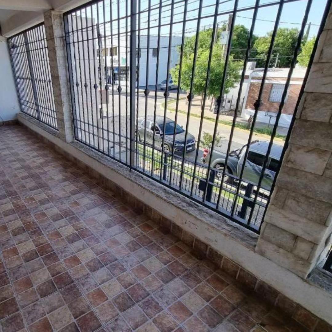 Foto de VENDO CASA DE 3 DORM CON PILETA EN BARRIO PELLEGRINI APTA CREDITO, imagen 3