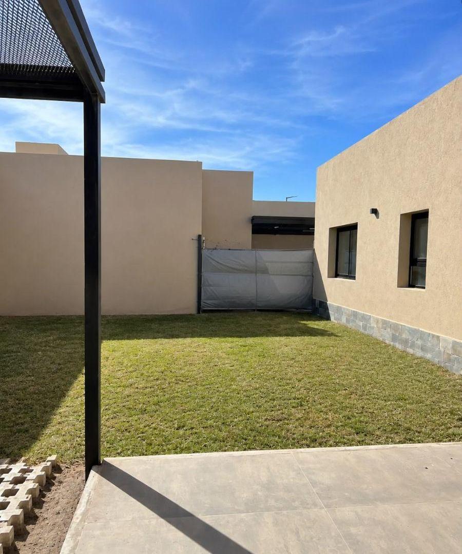 Foto de VENDO CASAS A ESTRENAR Y EN POZO EN HOUSING VILLA ALLENDE FINANCIACIÓN, imagen 4