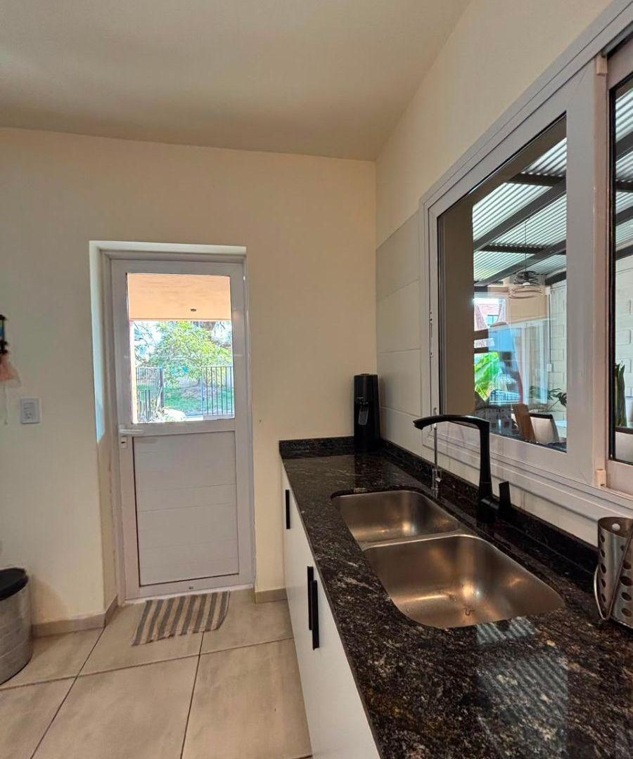 Foto de VENDO DUPLEX DE 3 DORM EN BARRIO CERRADO LA CATALINA, imagen 3