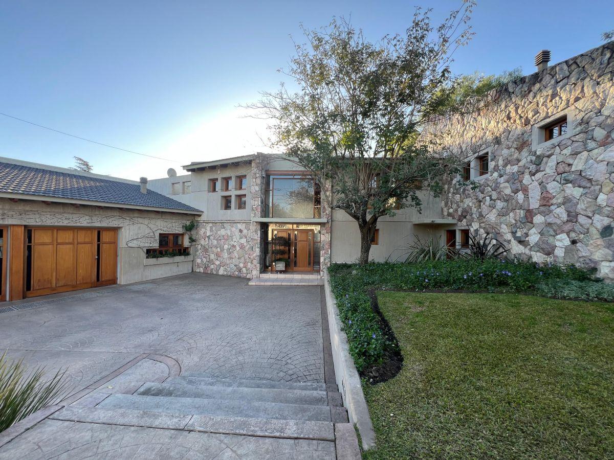 Foto de VENDO EXCLUSIVA CASA DE 3 DORM RESIDENCIAL DEL GOLF ALTA GRACIA, imagen 2