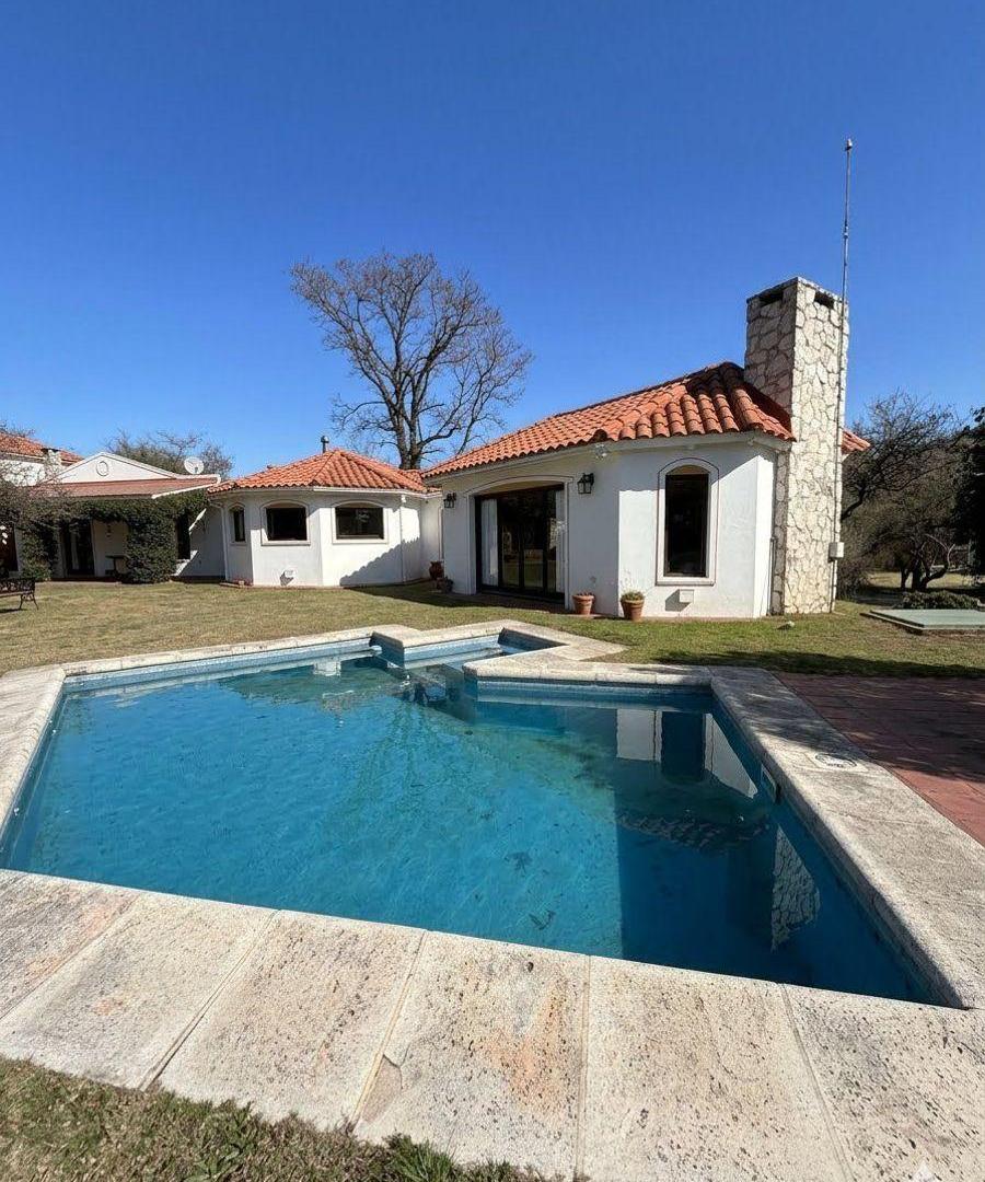 VENDO CASA DE JERARQUIA EN EL POTRERILLO DE LARRETA ALTA GRACIA