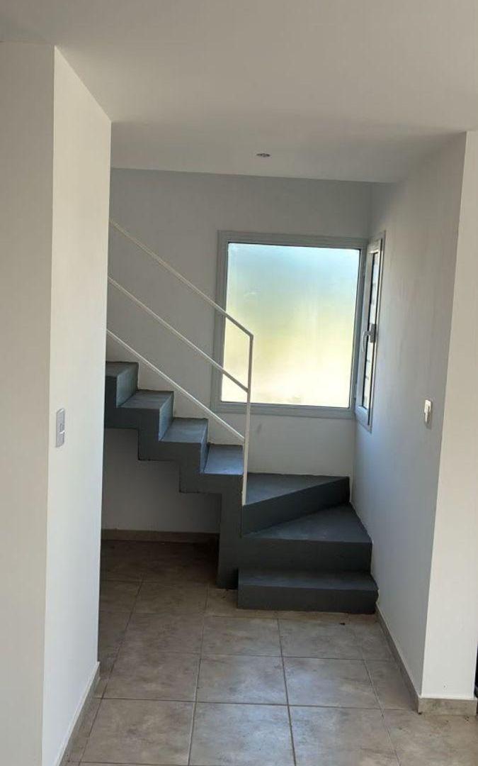 Foto de VENDO DUPLEX DE 2 DORM EN VALLE CERCANO, imagen 5