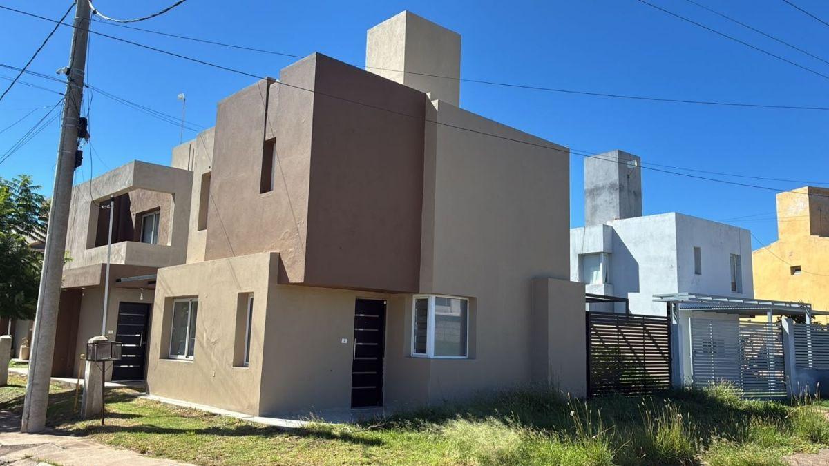 Foto de VENDO DUPLEX DE 2 DORM EN VALLE CERCANO, imagen 1