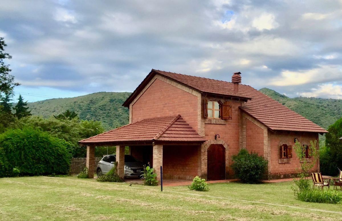 Foto de VENDO CHALET DE 3 DORM CON PILETA EN SAN ANTONIO DE ARREDONDO, imagen 1
