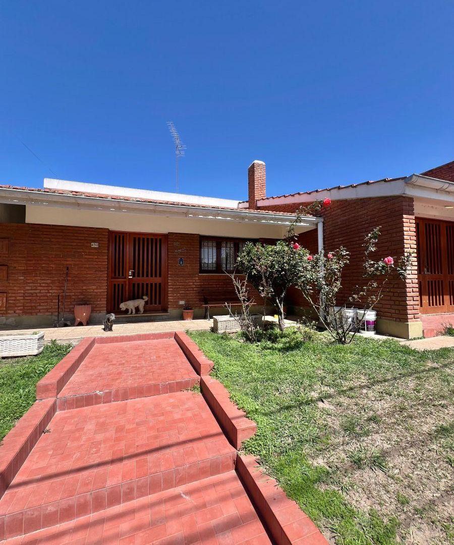 Foto de VENDO GRAN CASA CON DEPTO INDEPENDIENTE EN BARRIO SUR ALTA GRACIA, imagen 1