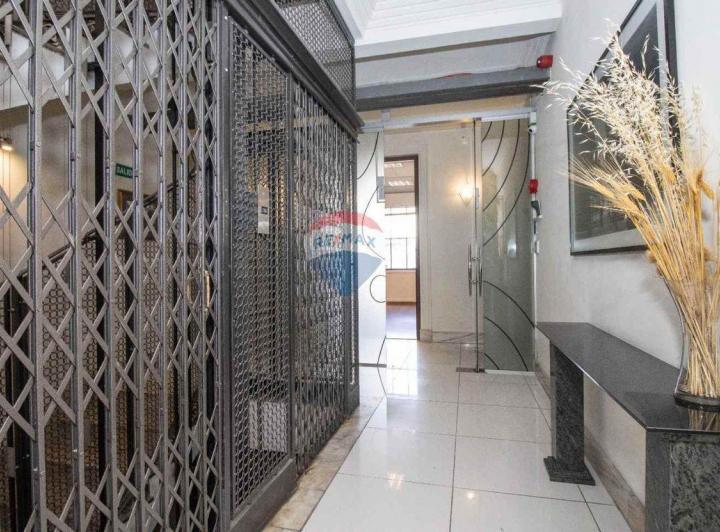 ALQUILER OFICINAS CIUDAD VIEJA PISO COMPLETO 4