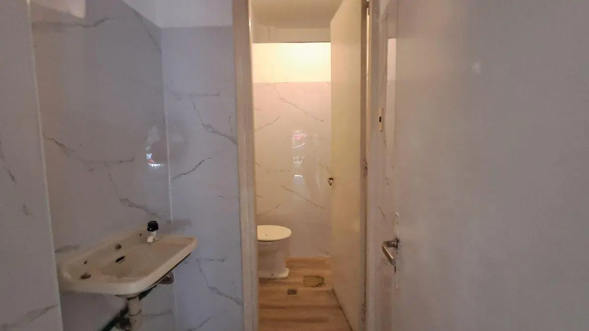ALQUILER DE LOCAL COMERCIAL CENTRO 30 METROS 4