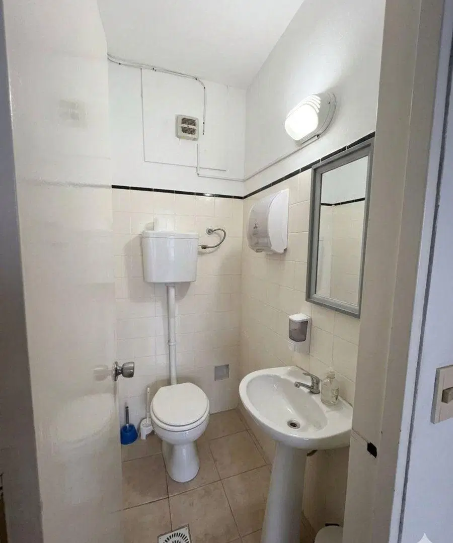 Alquiler Local Comercial u Oficina en Ciudad Vieja 3