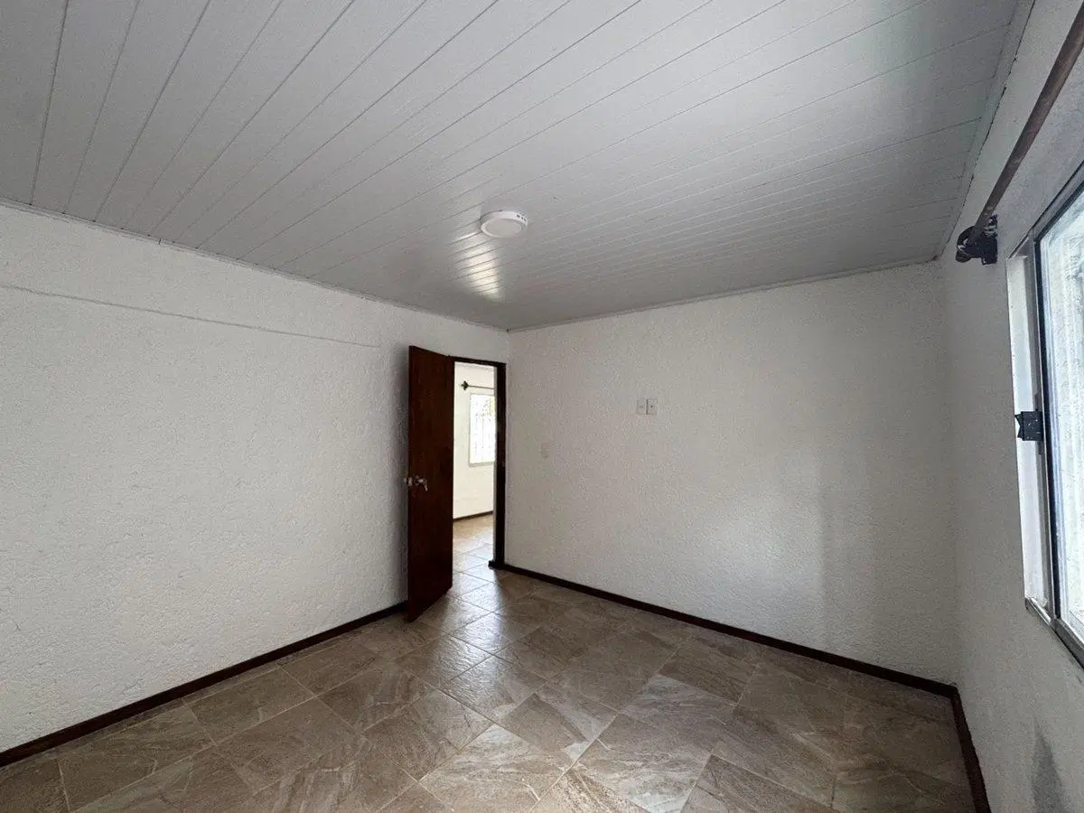 Alquilo casa 1 dormitorio con garaje Est Atlantida 5