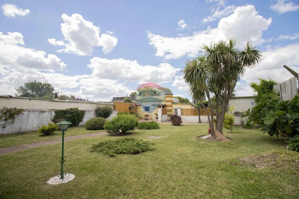 Venta-Casa 3 dormitorios con gran jardín-Belvedere 3