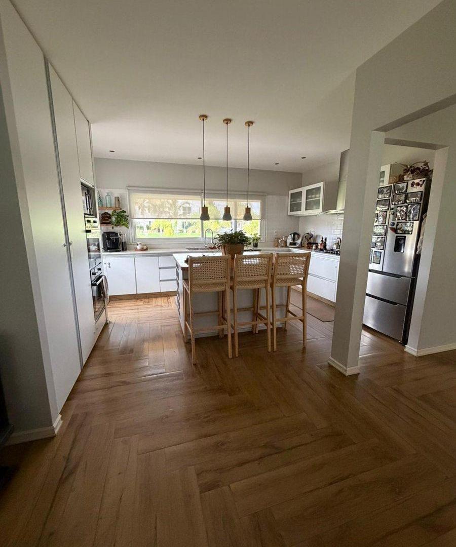 VENTA CASA COLINAS DE CARRASCO 4 DORMITORIOS