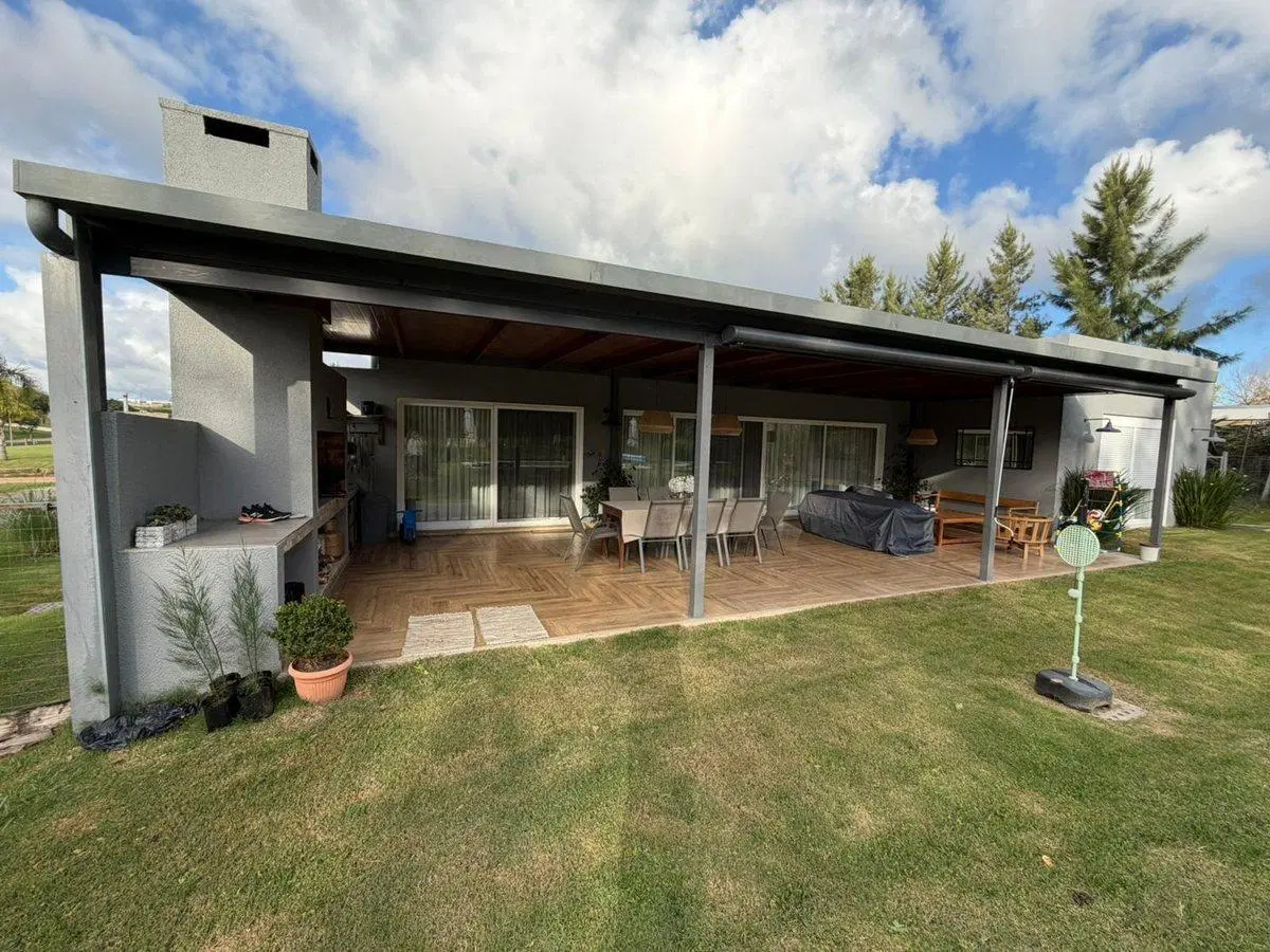 VENTA CASA COLINAS DE CARRASCO 4 DORMITORIOS 5