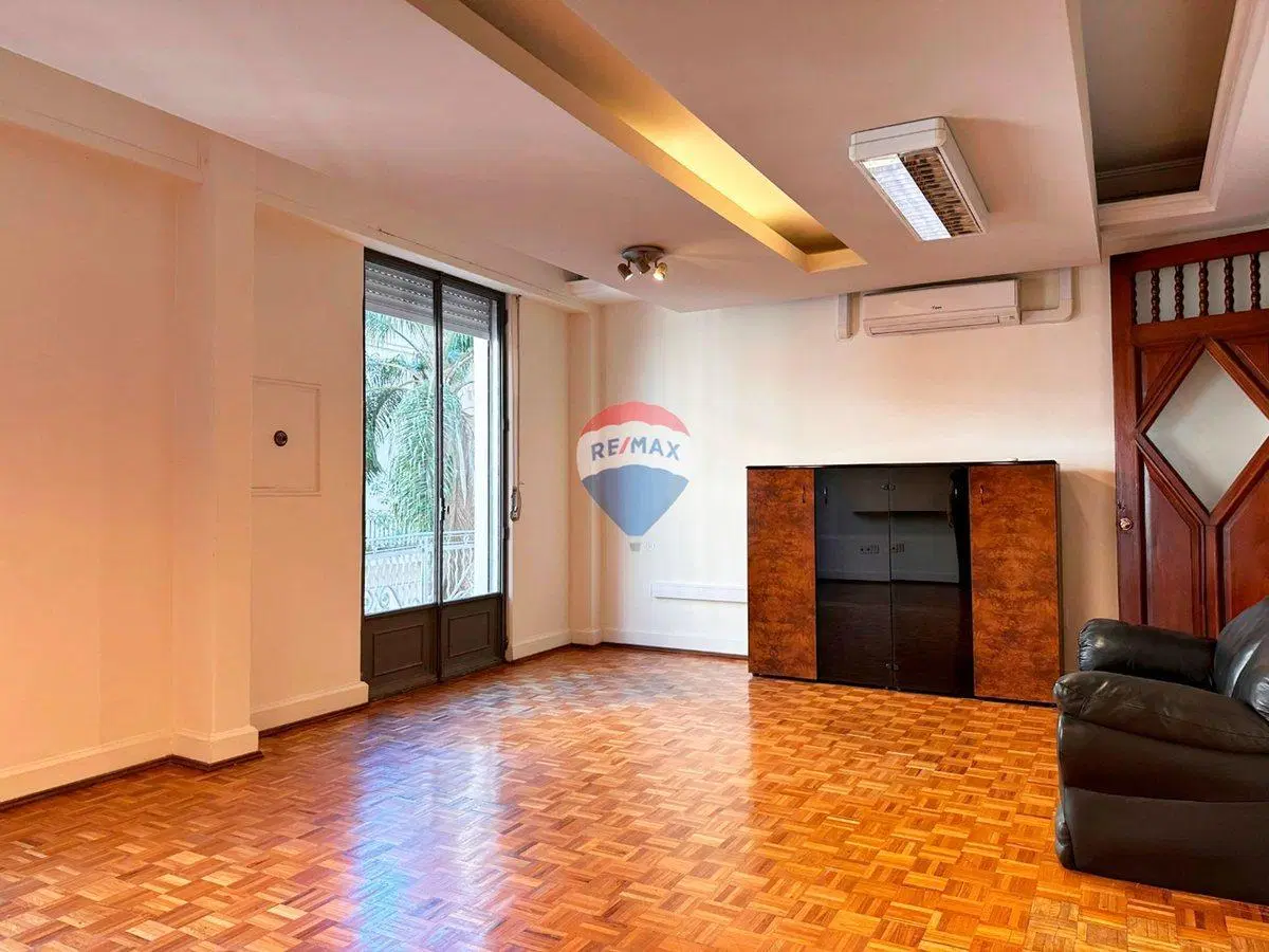 ALQUILER OFICINAS CIUDAD VIEJA PISO COMPLETO 8