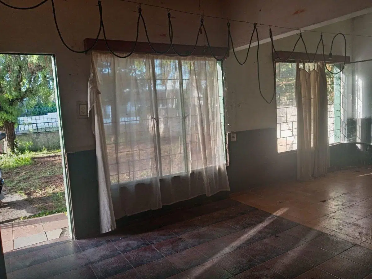 Venta casas 5 dormitorios + cochera en Pta Rieles 3