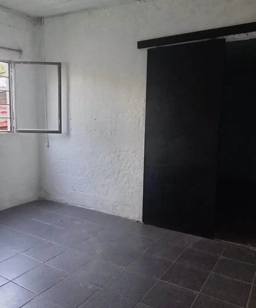 Venta casas 5 dormitorios + cochera en Pta Rieles 8