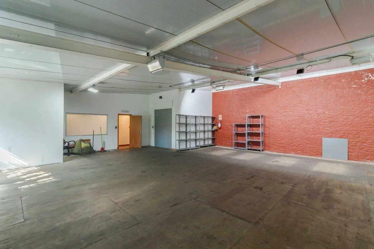 VENTA DE LOCAL COMERCIAL CON DEPOSITO DE 100 m2 4