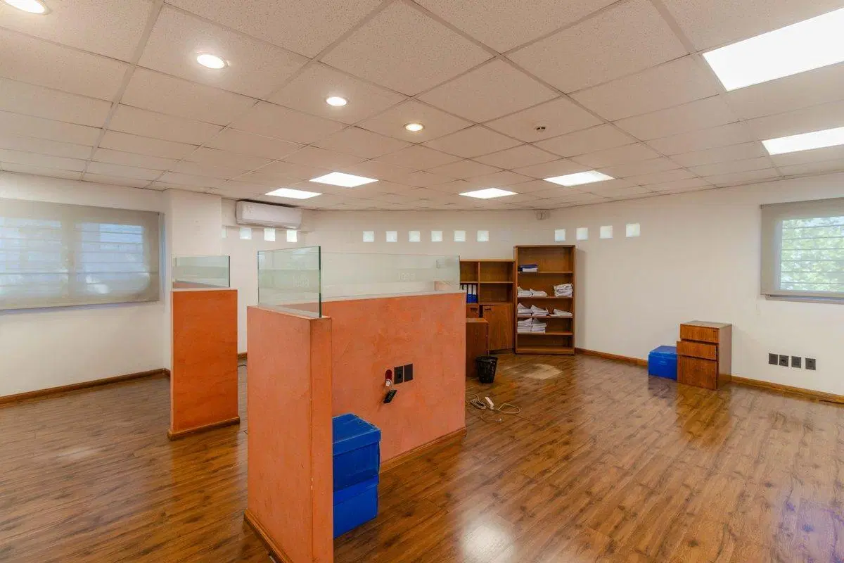 VENTA DE LOCAL COMERCIAL CON DEPOSITO DE 100 m2 3