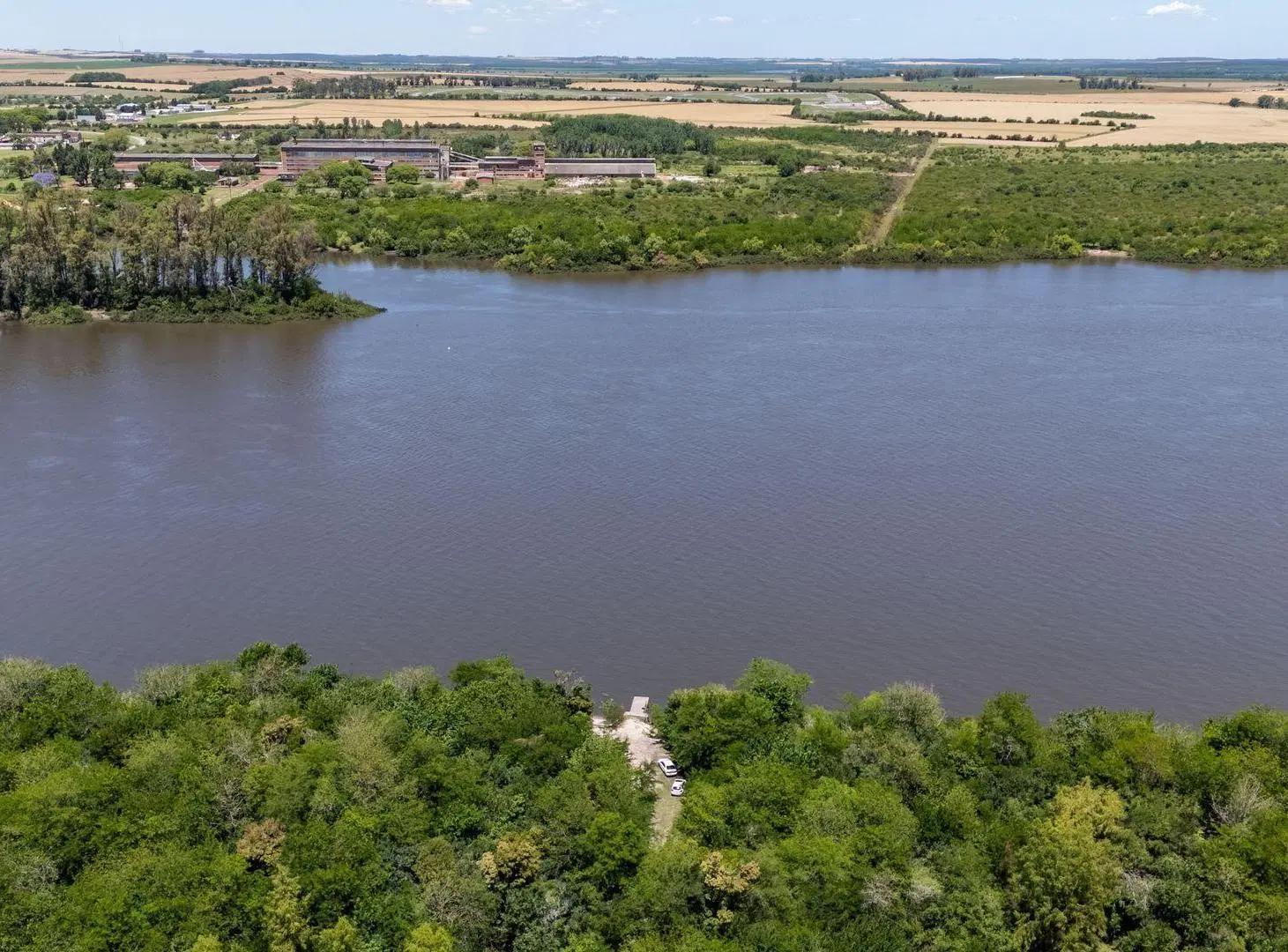 VENTA CAMPO 60H CASCO  Y GALPONES EN FRAY BENTOS 5