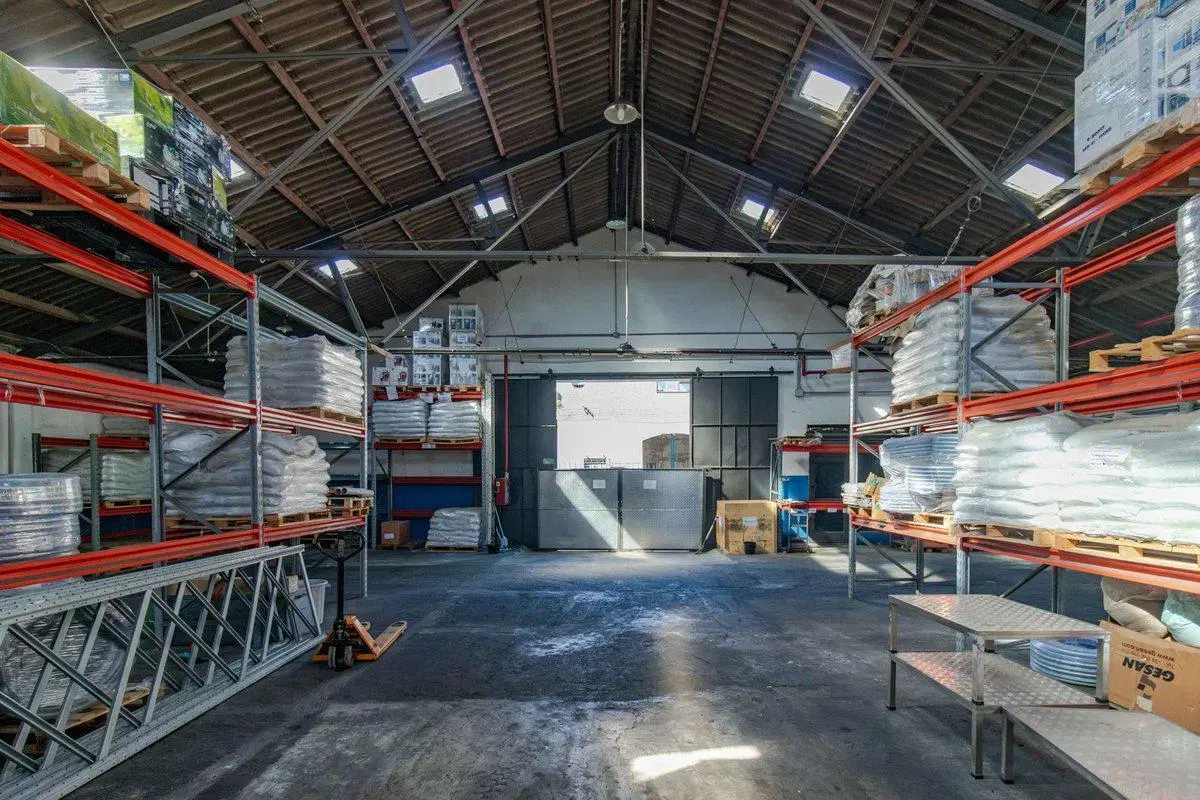 VENTA DEPOSITO Y LOCAL COMERCIAL EN VILLA MUNOZ 3