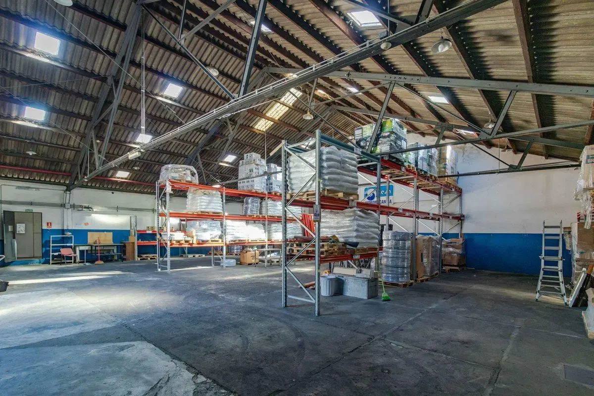 VENTA DEPOSITO Y LOCAL COMERCIAL EN VILLA MUNOZ 4