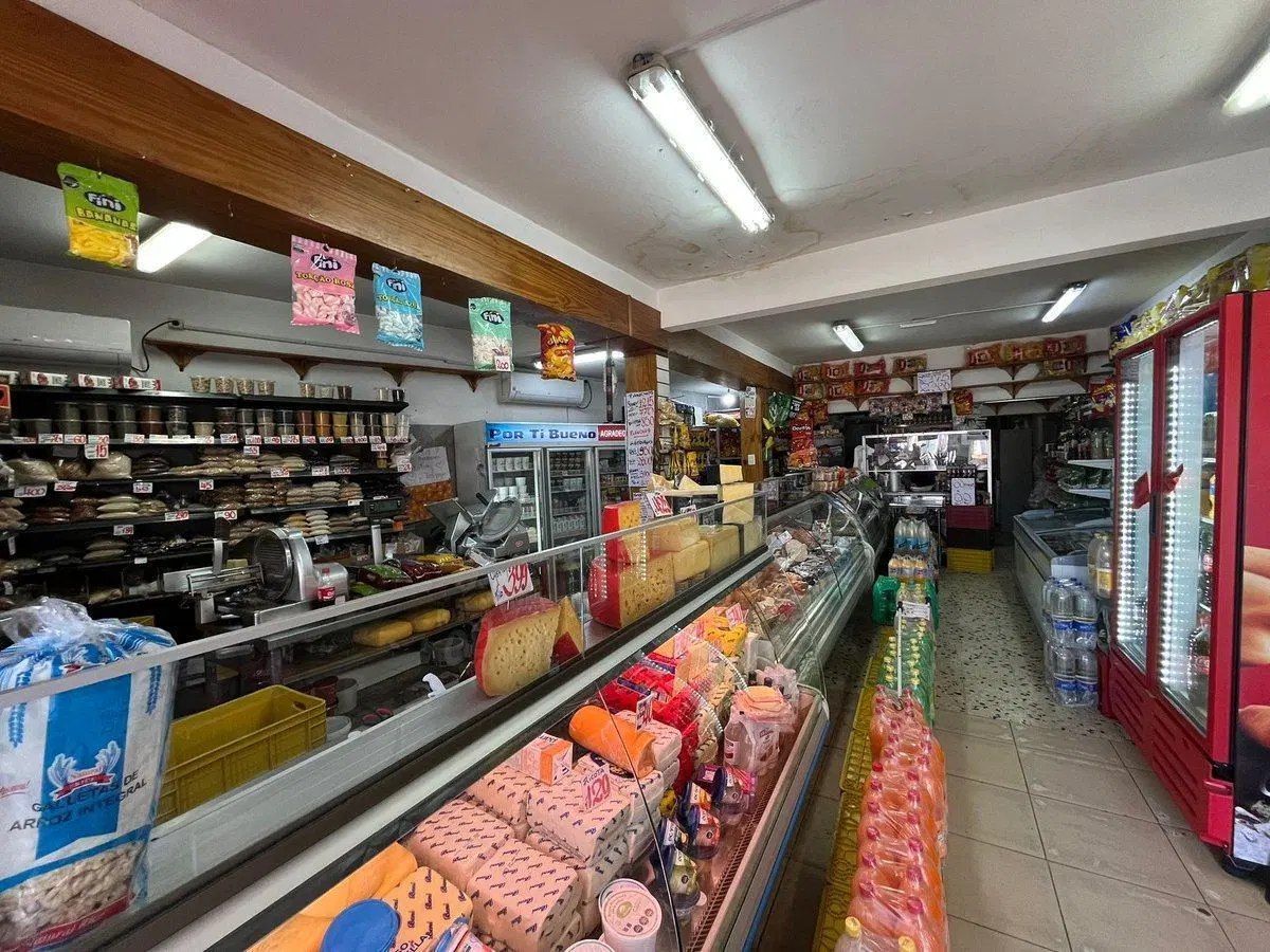 Venta Local comercial sobre Av. Garzón 5