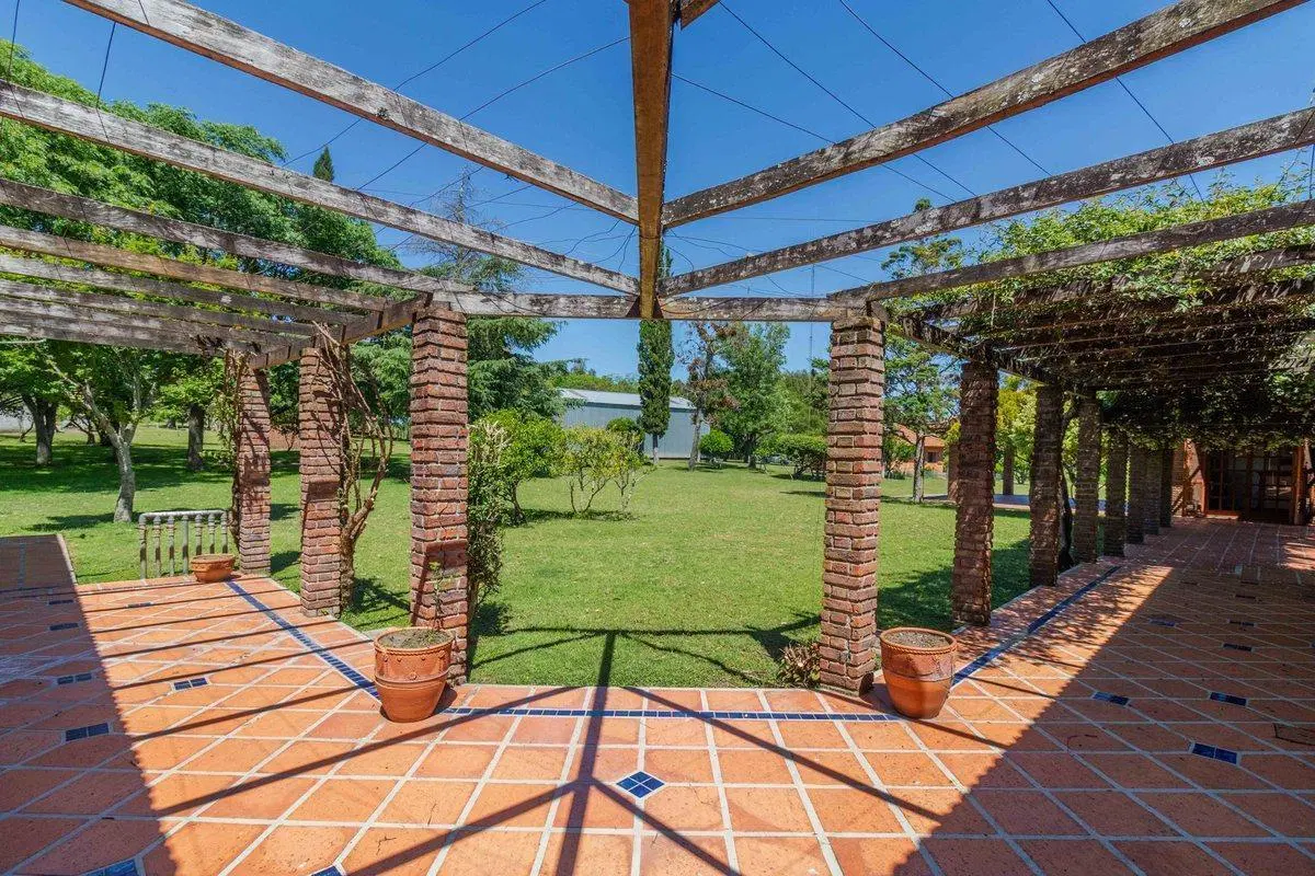 VENTA CAMPO 60H CASCO  Y GALPONES EN FRAY BENTOS 5