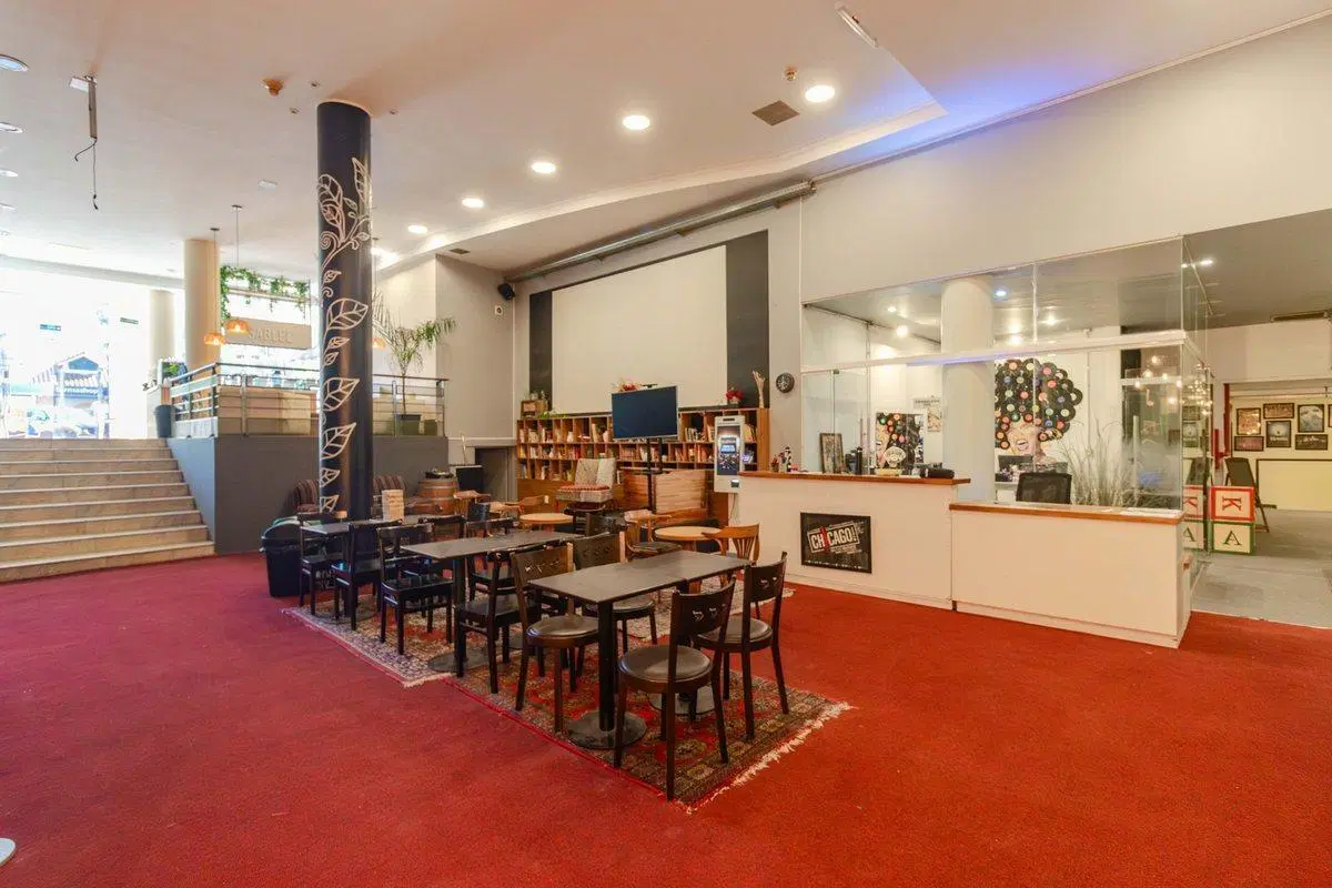 Alquiler Local Comercial sobre Arocena 876 m2 5