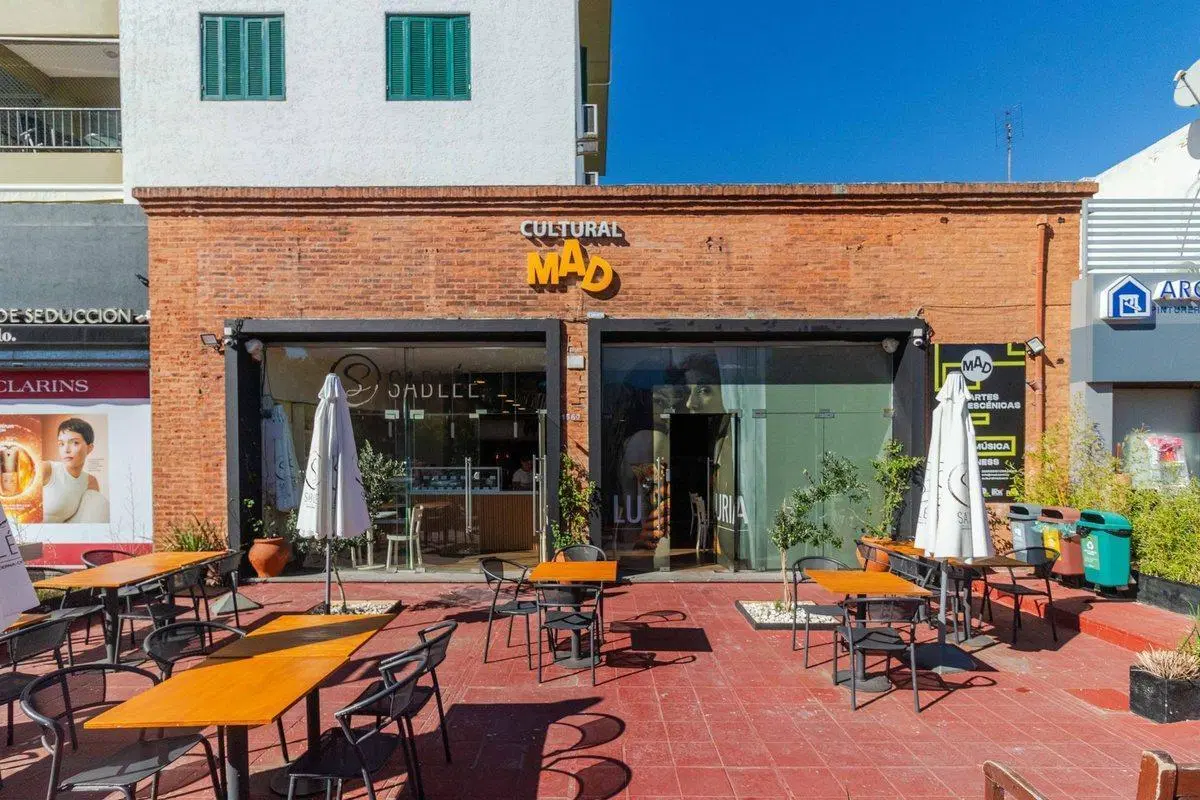 Venta Local Comercial sobre Arocena 876 m2 4