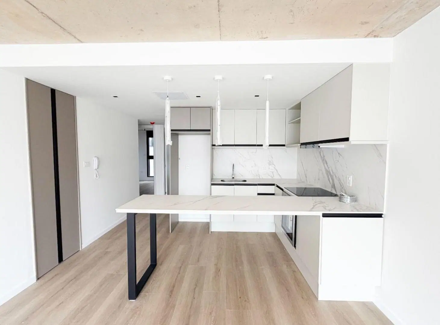 Venta apartamento en Pocitos con 2 garages 3