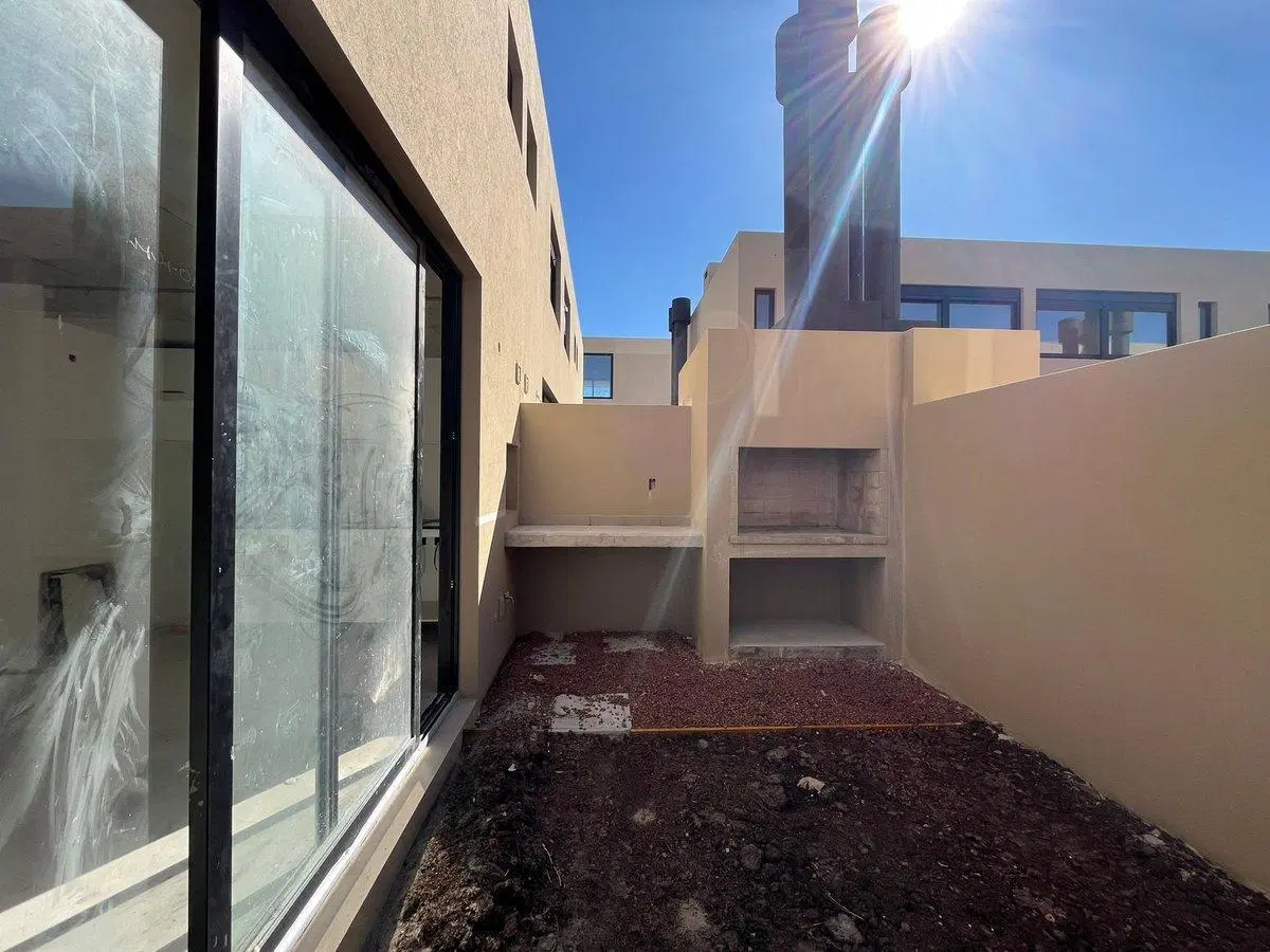 Venta Casa dúplex 2 dormitorios 2baños Garden Town 2