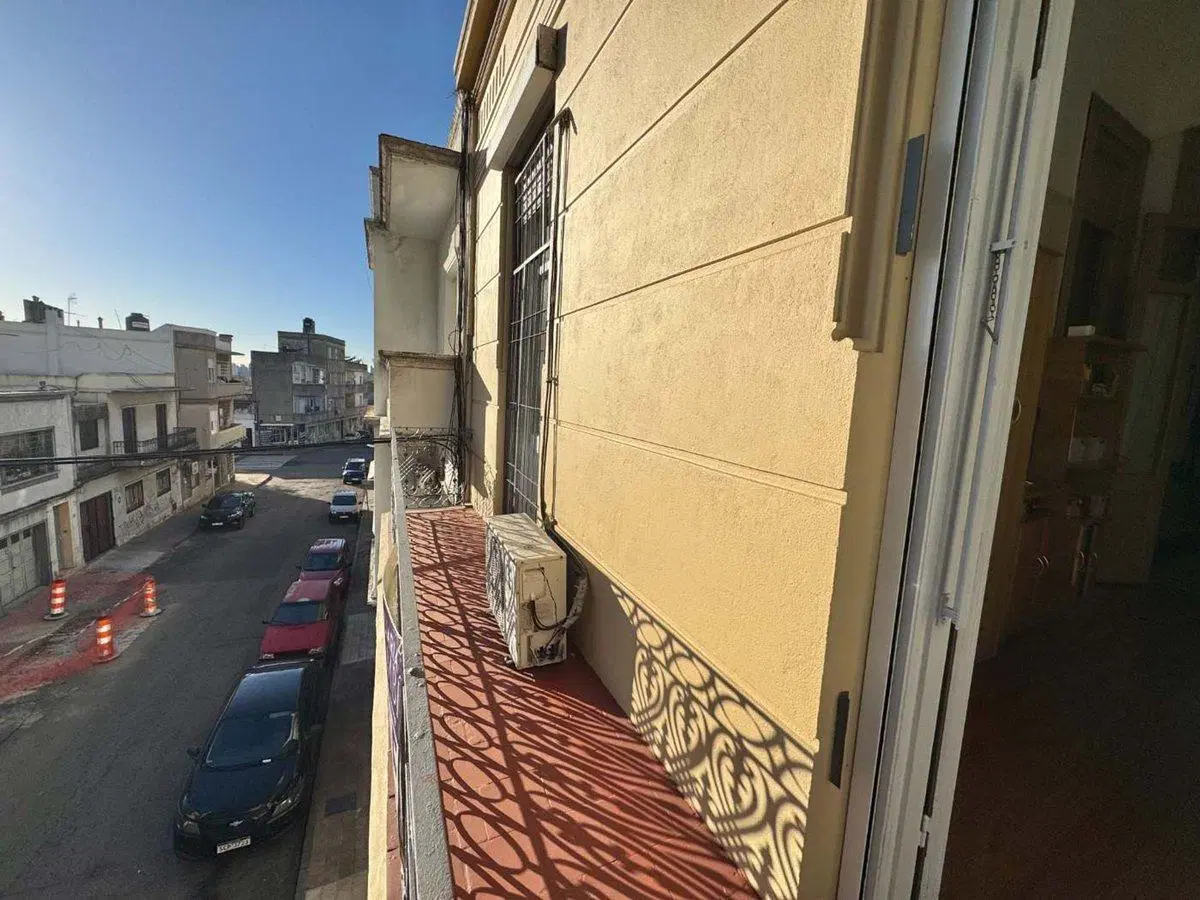 Venta casa de 4 dormitorios PH de altos en Cordón 3